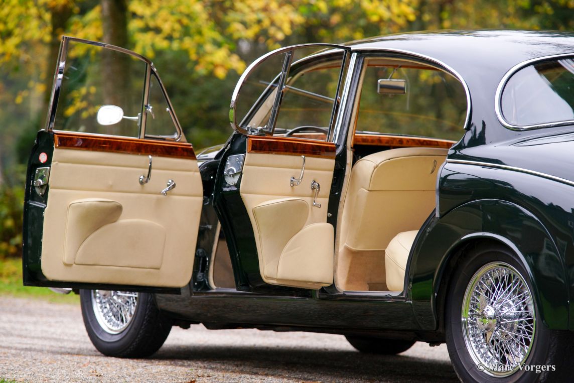 Jaguar MK II 3 8