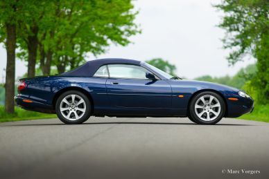 Jaguar XK8 convertible, 1999