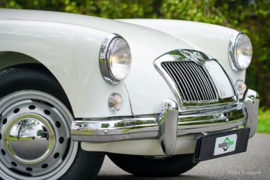 MG MGA 1500 Coupe, 1957