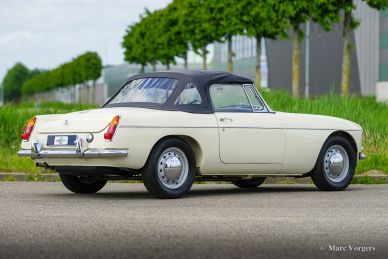 MG MGB roadster, 1966