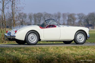 MG MGA Twin-Cam roadster, 1958