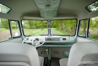 Volkswagen Type 2 T1 Samba 21-window Deluxe, 1966 Restoration