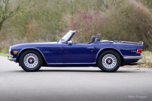 Triumph-TR6-1971-Blue-Bleu-Blau-Blauw-02.jpg