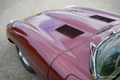 Jaguar E-type 4.2 Litre FHC, 1971