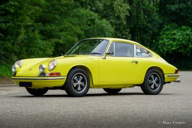 Porsche 911 2.0 SWB 1968 body restoration