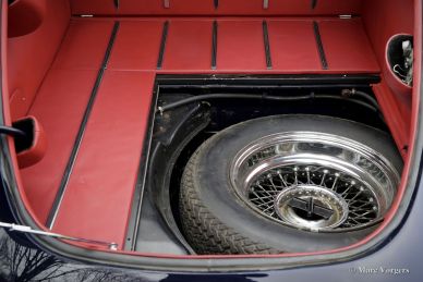 Jaguar E-type 4.2 Litre S1 FHC, 1965