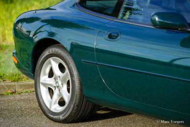 Jaguar XK8 coupe, 2001