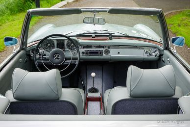 Mercedes-Benz 230 SL (W113), 1964