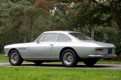 Ferrari 330 GT 2+2 series 1, 1964