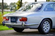 Alfa Romeo Giulia 2000 GTV, 1974