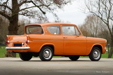 Ford Anglia 106E, 1965