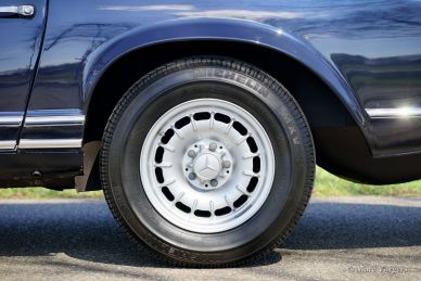 Mercedes-Benz 230 SL 