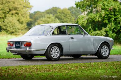 Alfa Romeo Giulia 2000 GTV, 1974