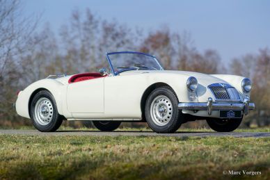 MG MGA Twin-Cam roadster, 1958