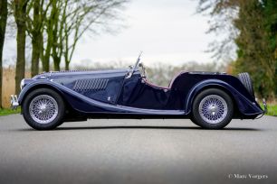 Morgan-Plus 4-Bustle-Back-Midnightwatch-Blue-02.jpg