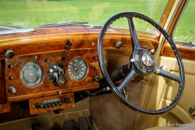Bentley Mk VI saloon, 1951