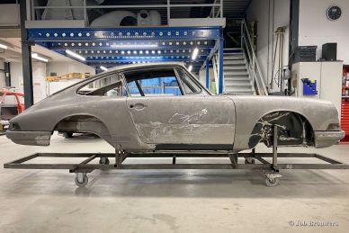 Porsche 911 2.0 SWB 1968 body restoration