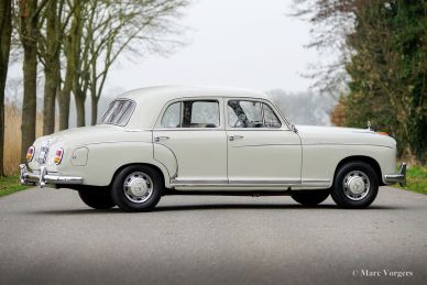 Mercedes-Benz 220 S (W180), 1958