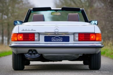 Mercedes-Benz 280SL (R107), 1985