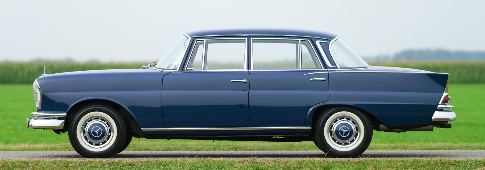 Mercedes-Benz 220 S, 1964