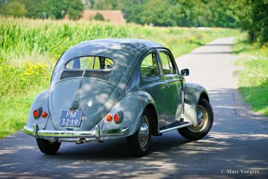 Volkswagen Beetle (oval window), 1956