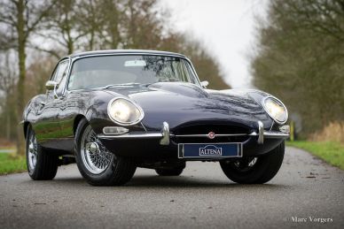 Jaguar E-type 4.2 Litre S1 FHC, 1965