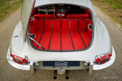 Jaguar E-type 4.2 Litre FHC, 1966