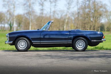 Mercedes-Benz 230 SL 