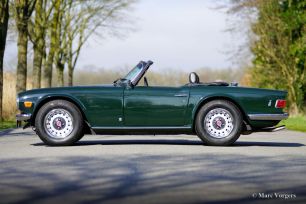 Triumph-TR6-1974-British-Racing-Green-Vert-Fonce-Dunkelgrun-20.jpg