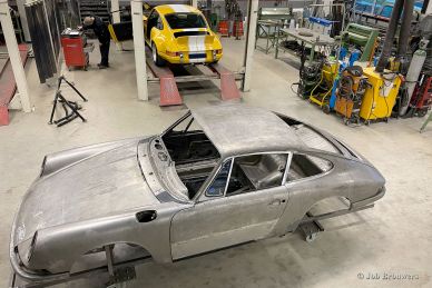 Porsche 911 2.0 SWB 1968 body restoration