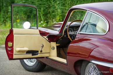 Jaguar E-type 4.2 Litre FHC, 1971