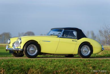 THE BIG HEALEYS BY JOHN NIKAS & MARC VORGERS BOOK