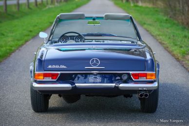 Mercedes-Benz 230 SL 