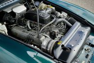 MG RV8 1995