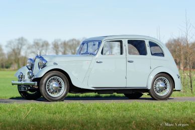 Rover 14 HP Streamline saloon, 1935