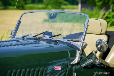 Morgan Plus 8 ‘Wide body’, 2001