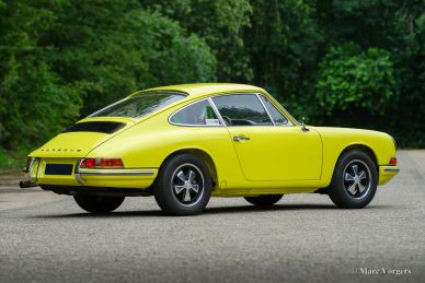 Porsche 911 2.0 SWB 1968 body restoration