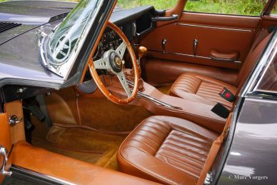 Jaguar E-type 4.2 Litre FHC, 1965