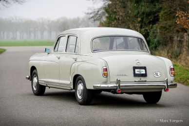 Mercedes-Benz 220 S (W180), 1958